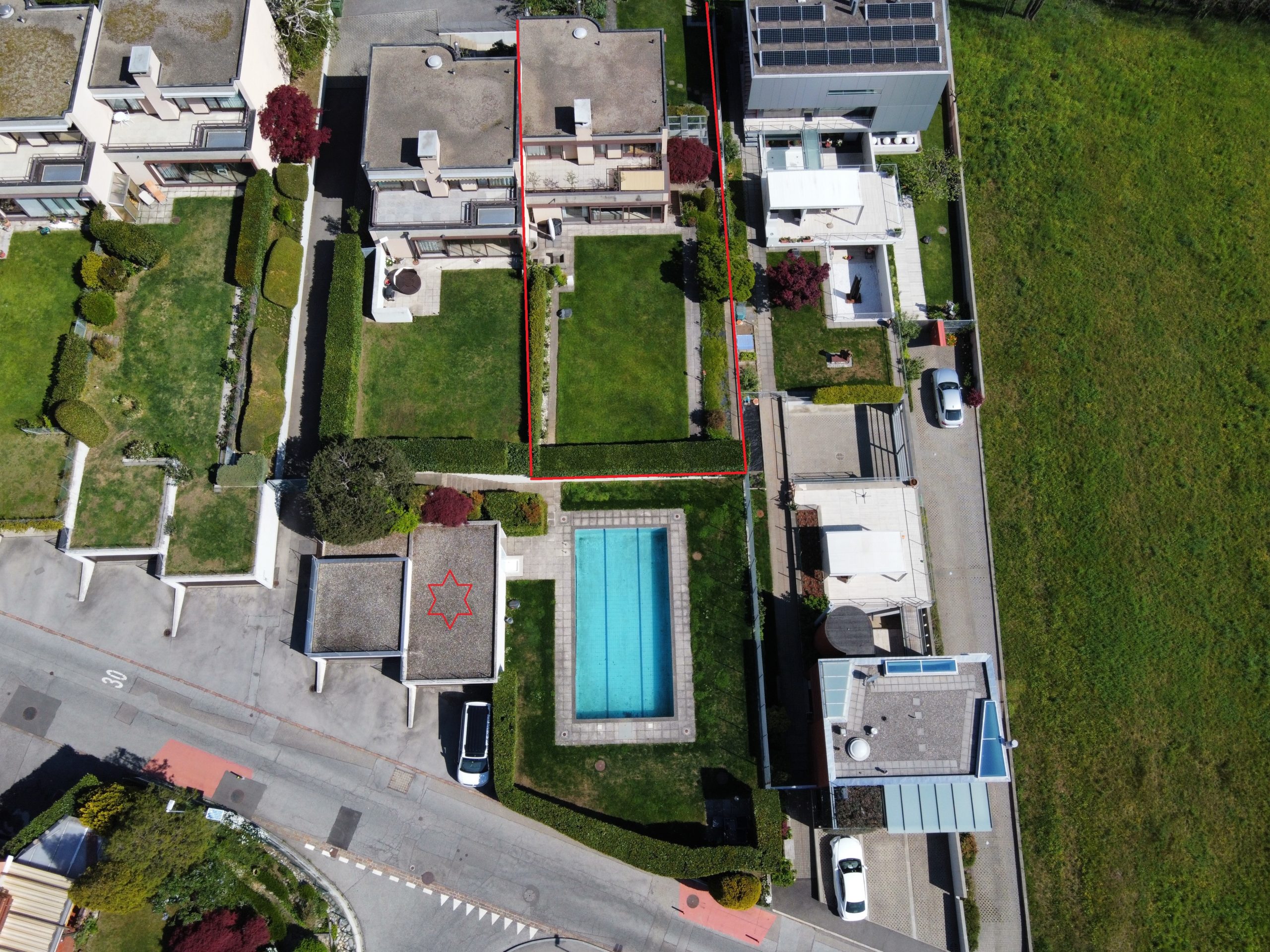 casa , piscina e garage